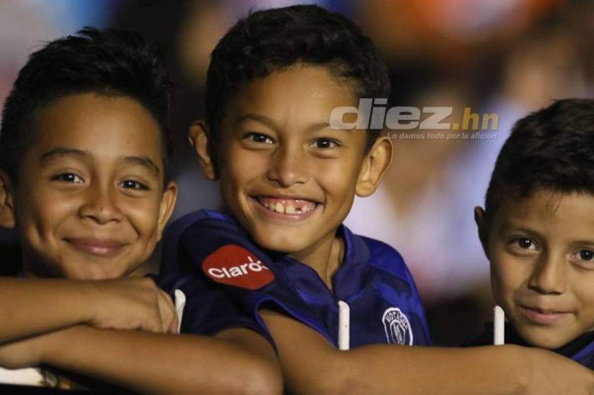 EN FOTOS: Motagüenses abarrotan el Nacional en un espectacular ambiente  