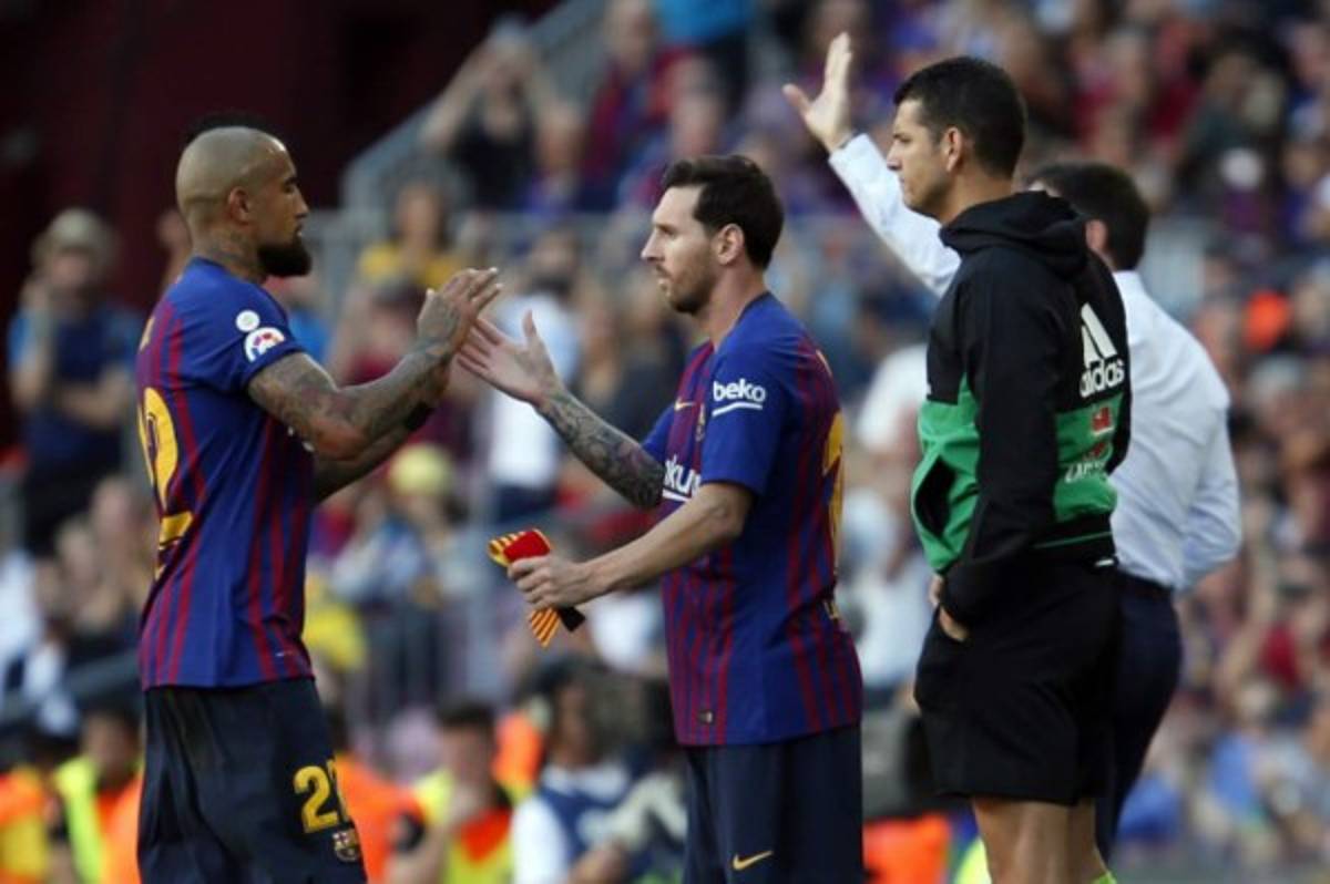 NO SE VIO EN TV: Messi perdió el control al final y el drama de Luis Suárez