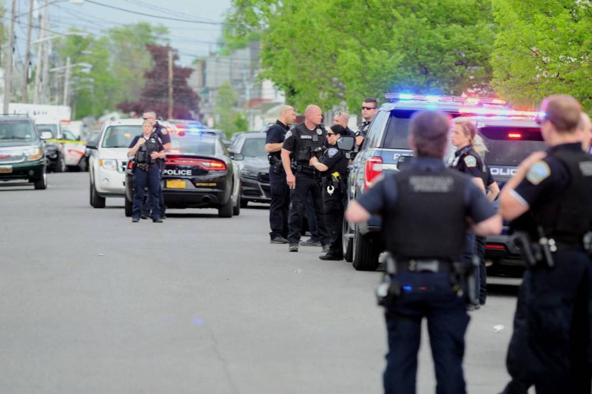 Terror en Nueva York: masivo tiroreo deja al menos 10 muertos en un supermercado de Buffalo