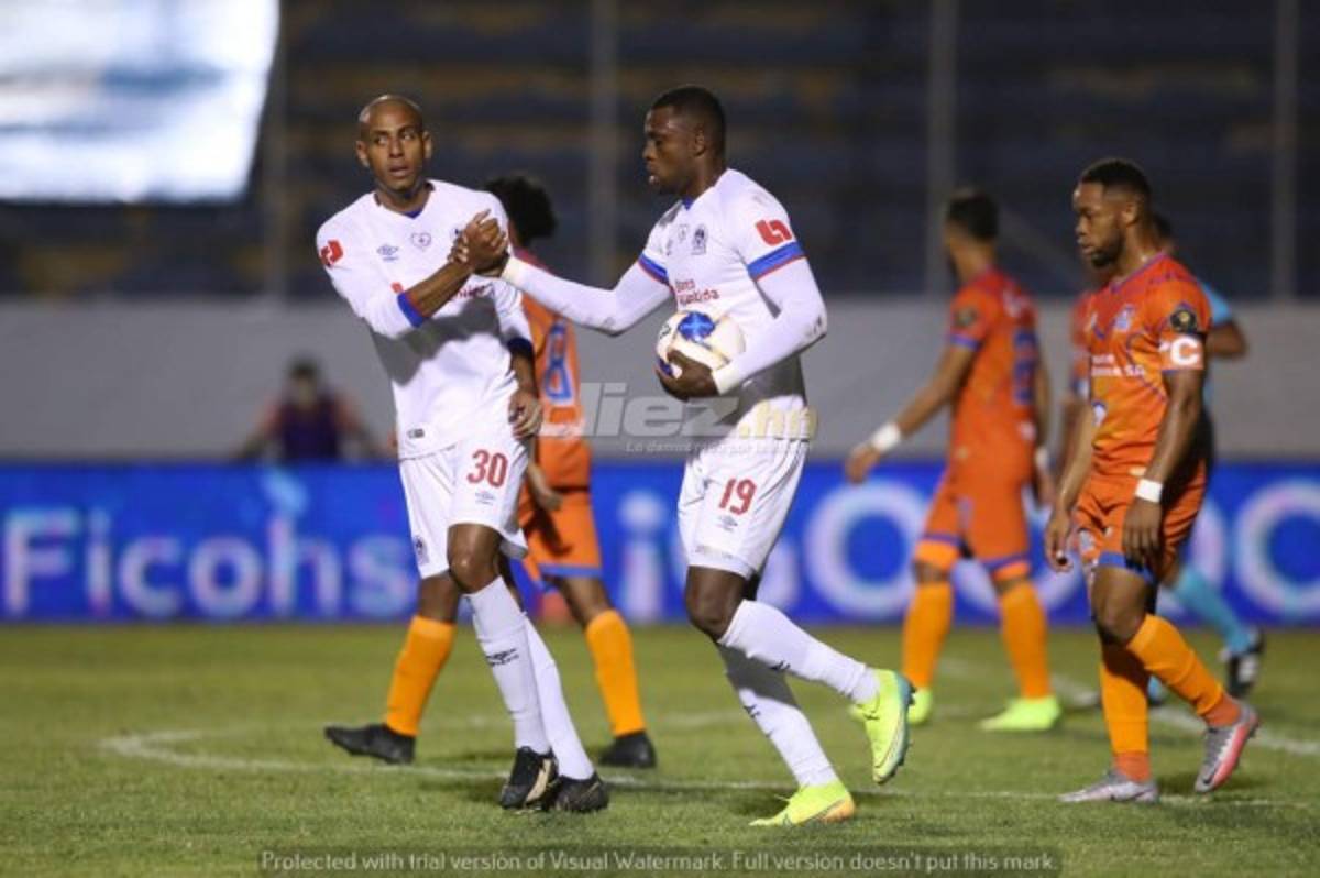 ¡No se vio en TV! La bronca de Araujo, festín de Arboleda, debut de Rocca y el show de 'Muma' en Motagua