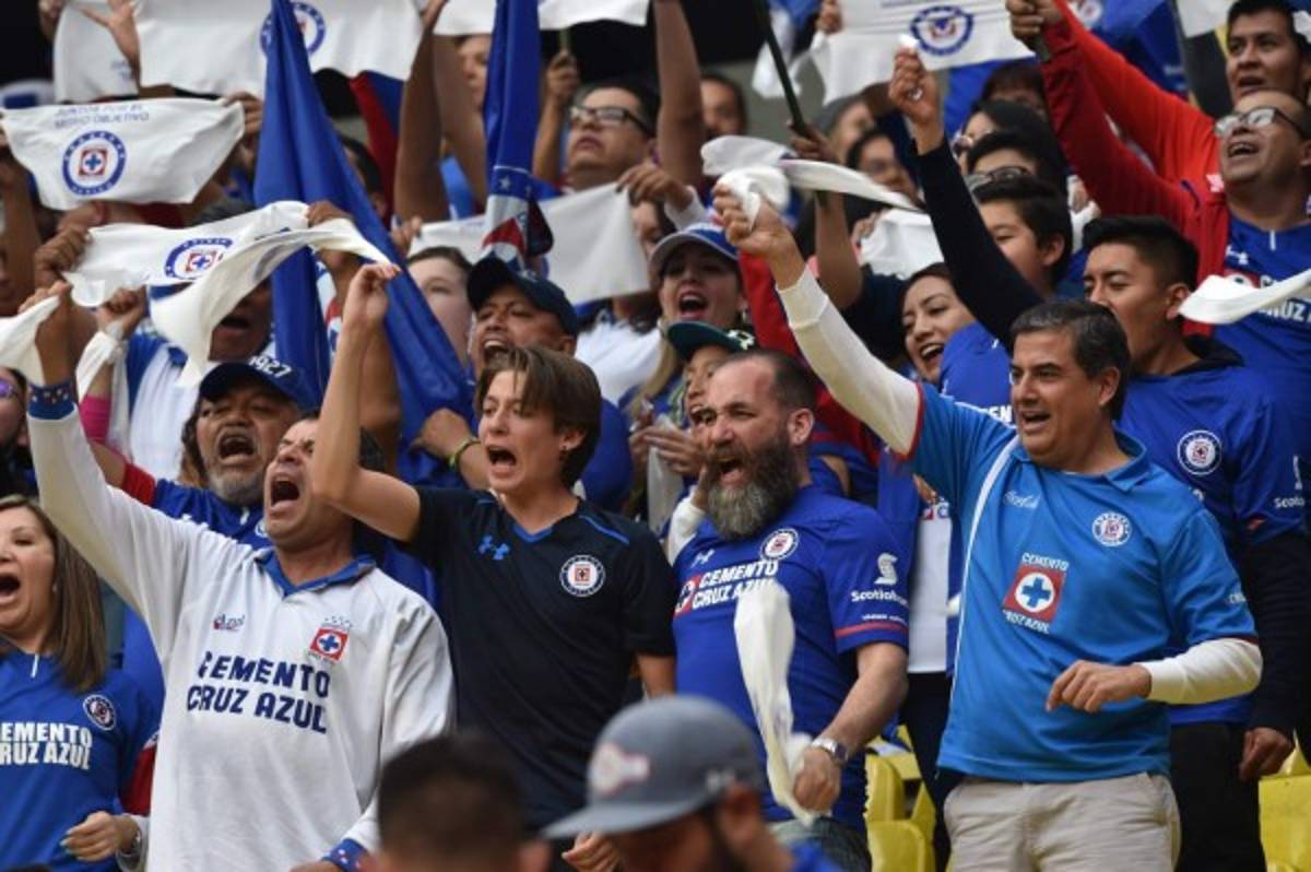 Las dos caras de la final: El festejo de las águilas del América y el llanto del Cruz Azul