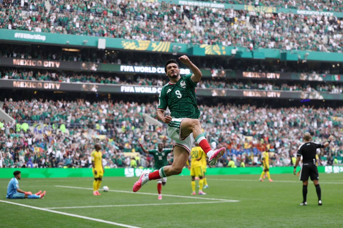 La maldición que por fin rompió México en el Mundial, tres rojas y el 'MVP'