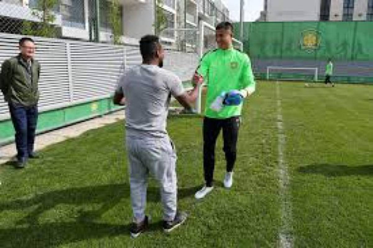 ¡Con homenaje en Beijing! Así recuerdan a Walter 'Pery” Martínez en China