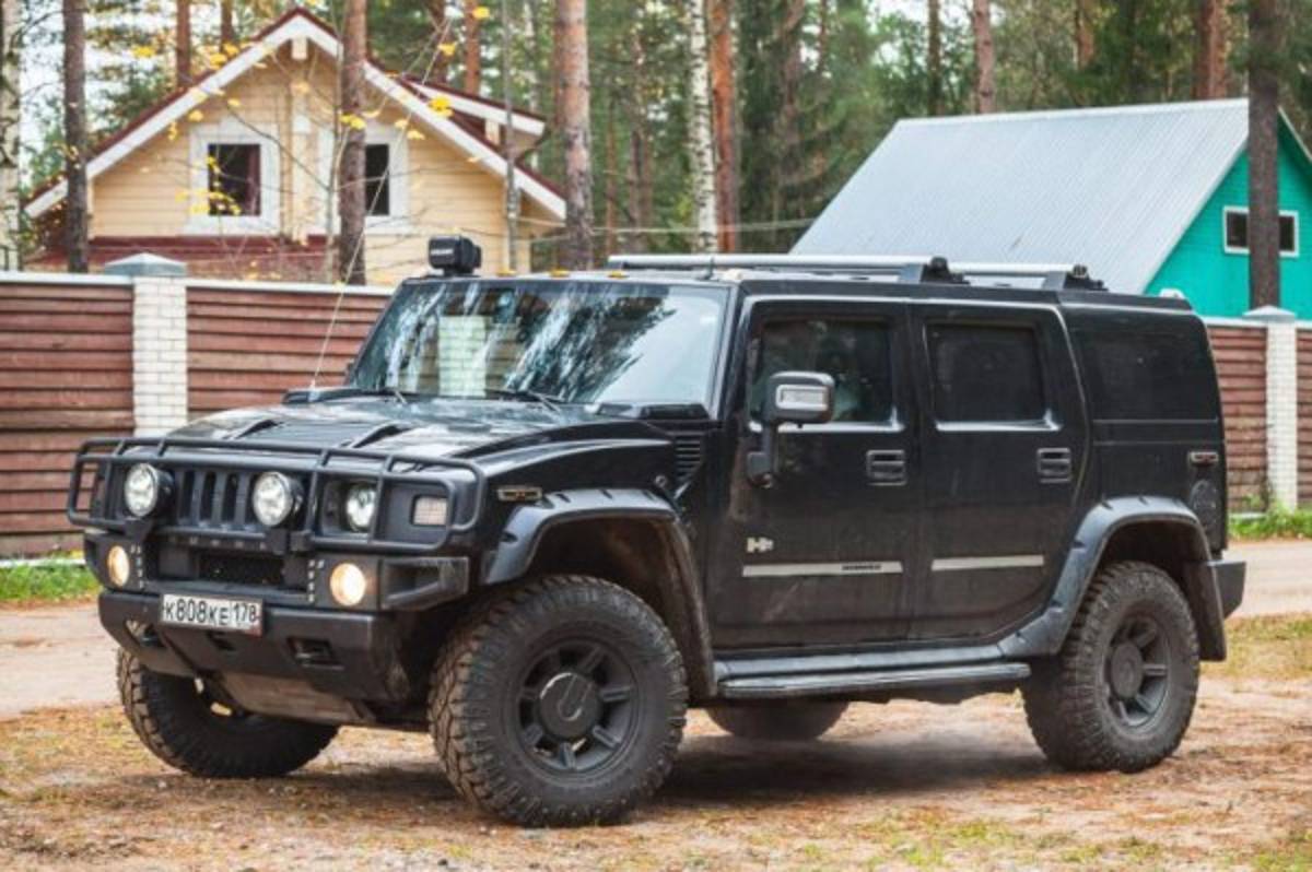 Casas y autos: Así es la vida lujosa de Ronaldinho, el crack más esperado en Honduras