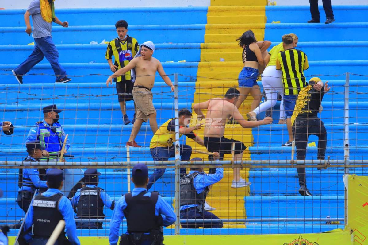 Vergonzosas imágenes: Así fueron los actos vandálicos de los aficionados del Real España en el estadio Olímpico tras perder la final