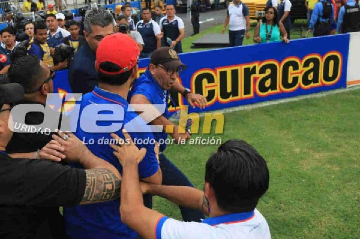 FOTOS: Golpes entre Diego Vázquez y Osman Madrid en el zafarrancho de la Gran Final entre Olimpia y Motagua