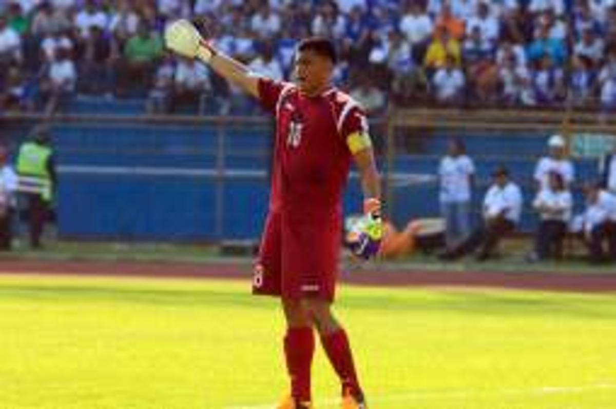 Noel Valladares: 'Si vamos a pensar en el repechaje no vayamos a México”