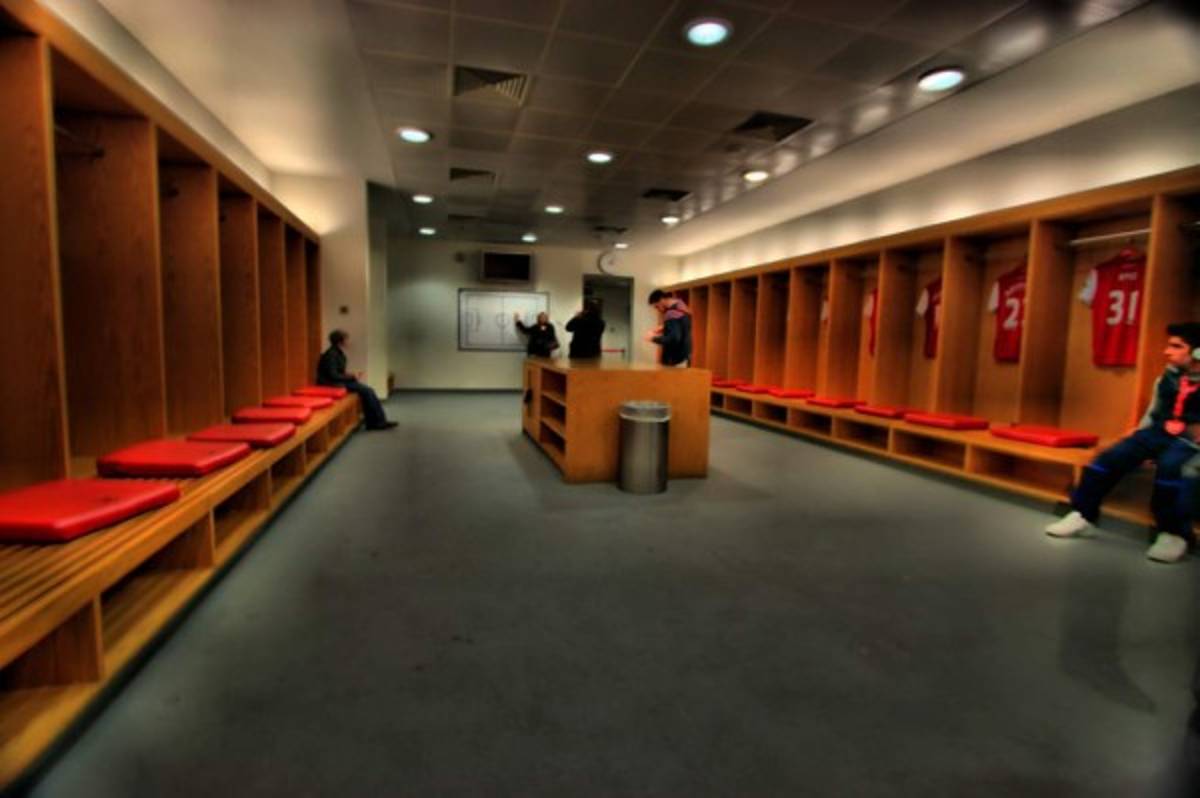 Especial: El camerino del estadio Nacional de Costa Rica y los más lujosos del mundo