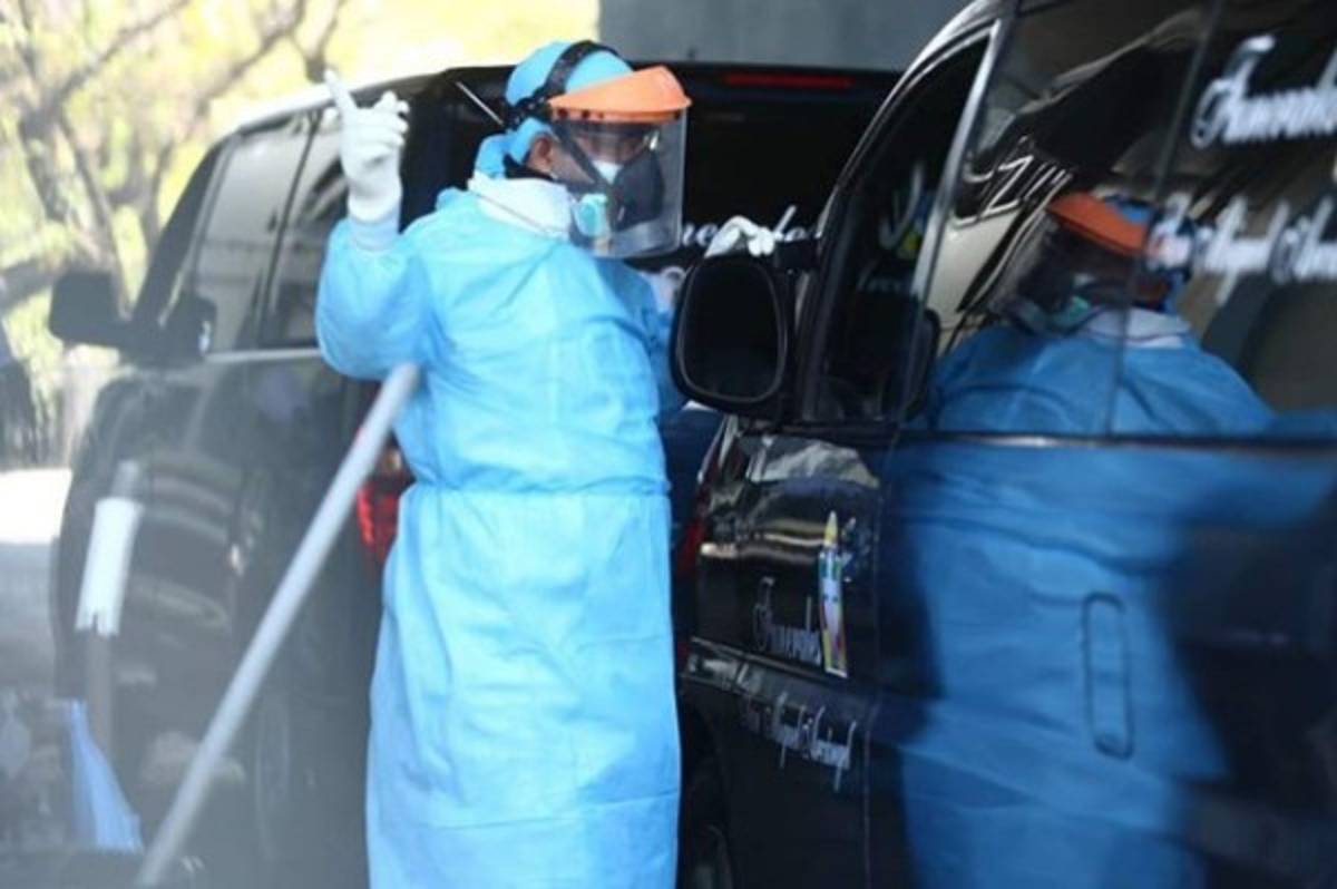 Doloroso: Así ha sido el entierro de las víctimas por coronavirus en Honduras