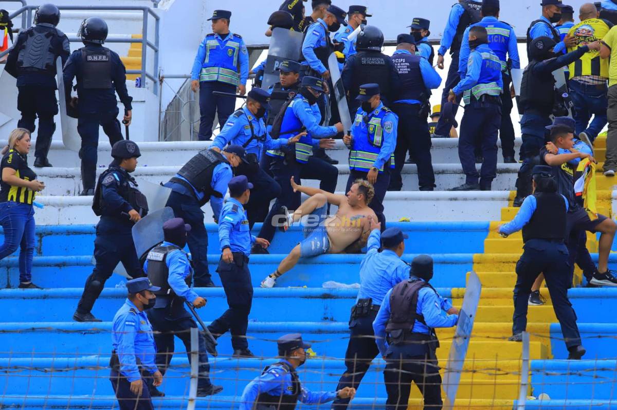 Vergonzosas imágenes: Así fueron los actos vandálicos de los aficionados del Real España en el estadio Olímpico tras perder la final