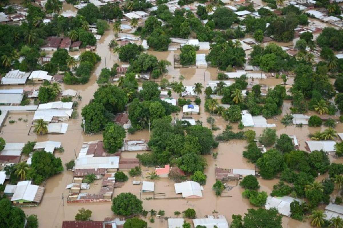 El Valle de Sula en Honduras, bajo el agua por Iota: Las apocalípticas fotografías aéreas