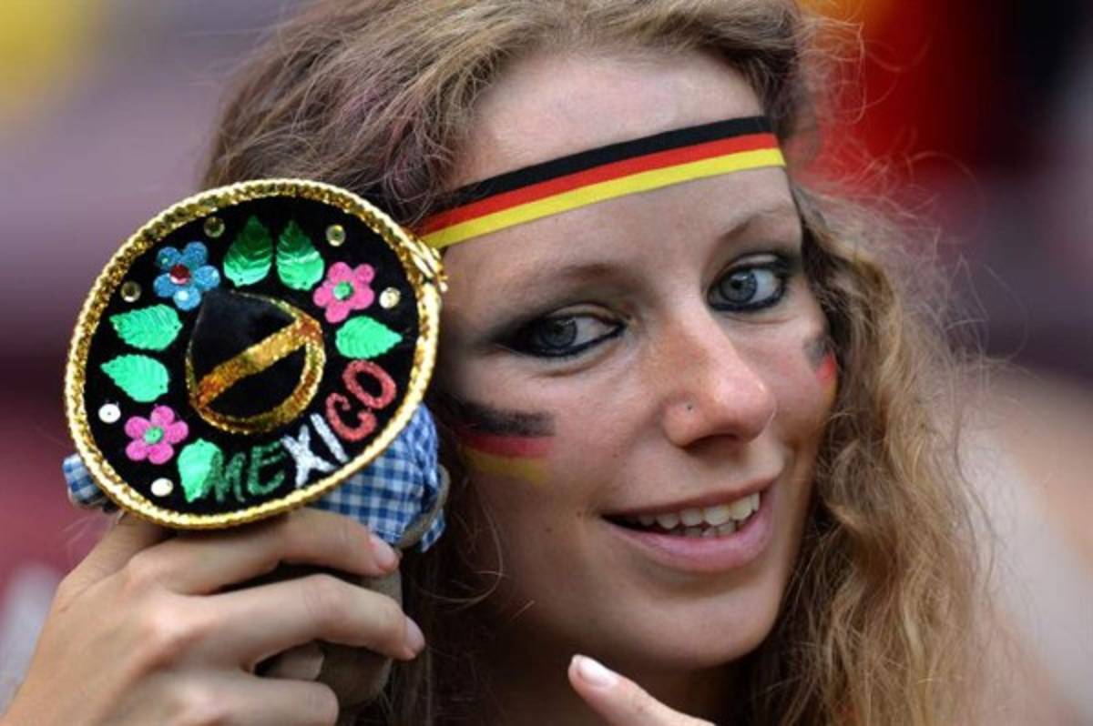 ¡Solo bellezas! Alemanas y mexicanas se roban las miradas en el Luzhniki Stadium