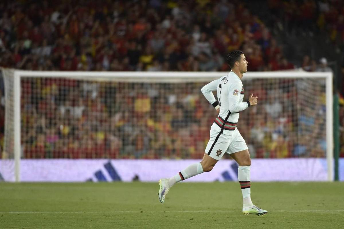 Cristiano Ronaldo en modo entrenador y su gesto con figura del Real Madrid en el España-Portugal de la Liga Naciones