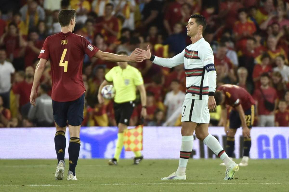 Cristiano Ronaldo en modo entrenador y su gesto con figura del Real Madrid en el España-Portugal de la Liga Naciones