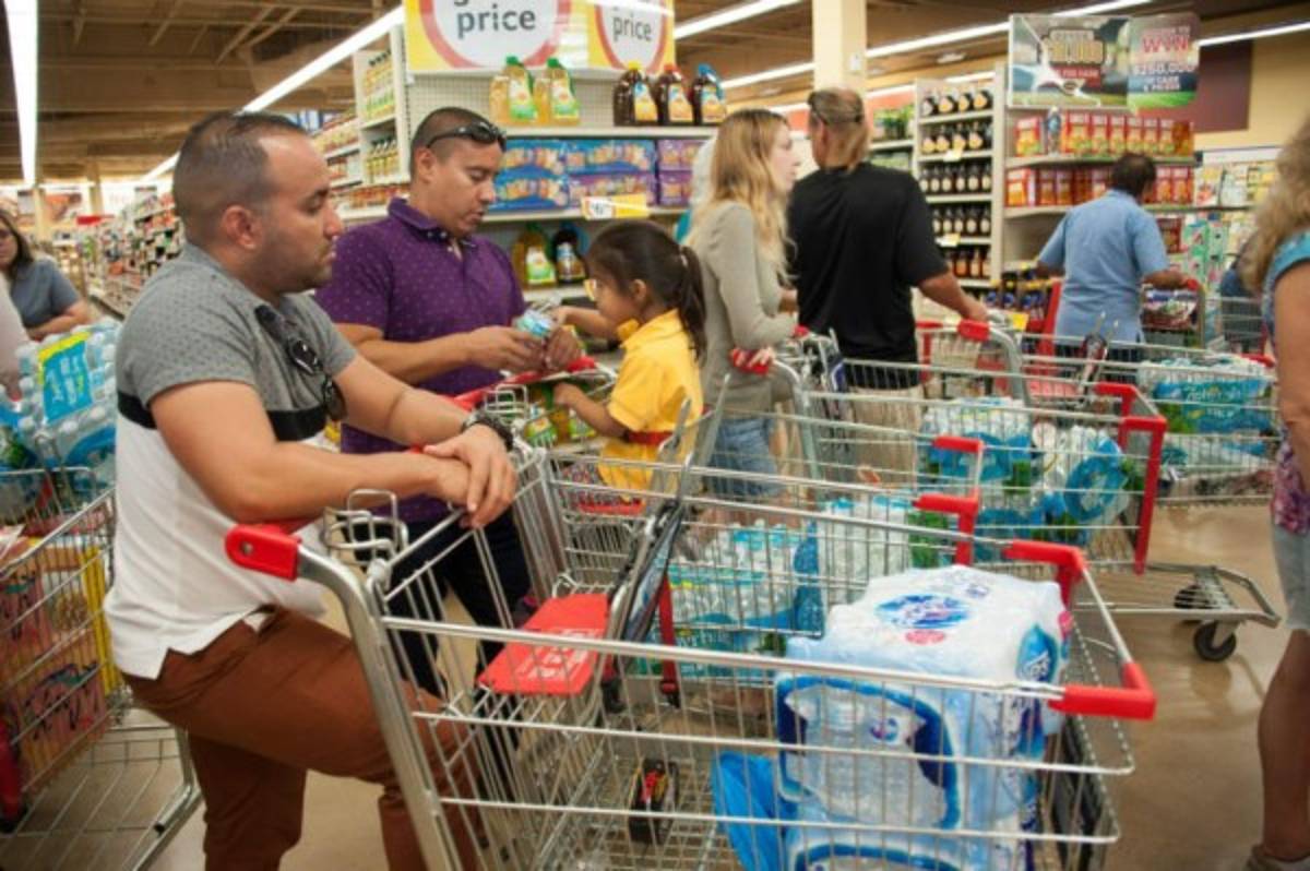 Caos y preocupación en La Florida por llegada del huracán Irma