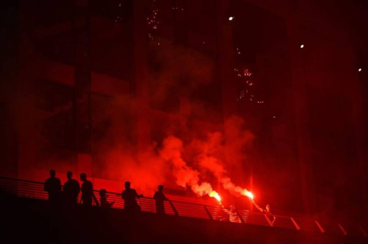 FOTOS: Así fue el brutal festejo de los hinchas del Liverpool tras conquistar la Premier League