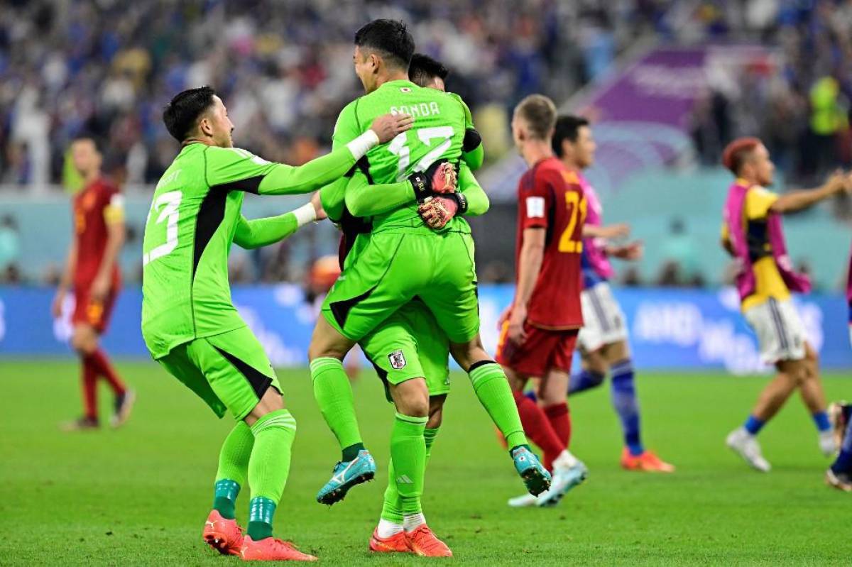 La algarabía de Japón tras bajarse a España en el Mundial; Alemania y Costa Rica quedaron golpeadas por la eliminación