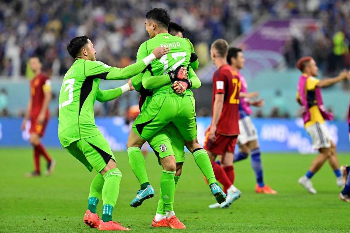 La algarabía de Japón tras bajarse a España en el Mundial; Alemania y Costa Rica quedaron golpeadas por la eliminación