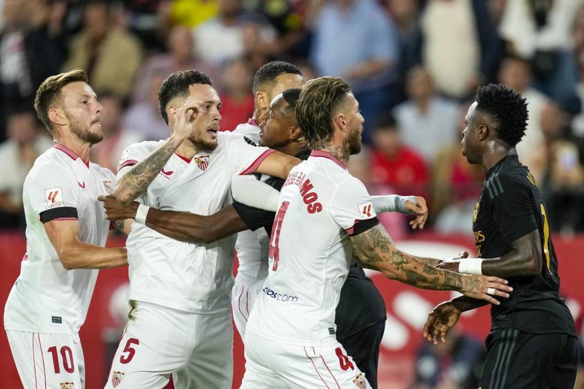 Vinicius explota contra el Sevilla por otro episodio racista y la decisión del club con un aficionado que atacó al brasileño