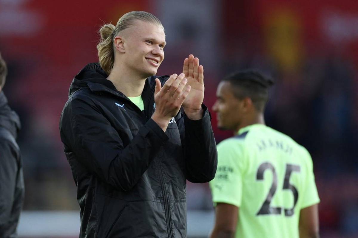 “Haaland está al nivel de Messi y Cristiano Ronaldo; nos acostumbramos a sus cifras goleadoras, ahora es él”