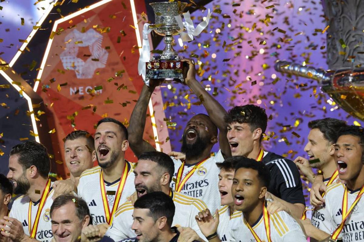 El show de Vinicius y recuerda a Cristiano Ronaldo; Real Madrid se mofa del Barcelona tras ganar la Supercopa de España