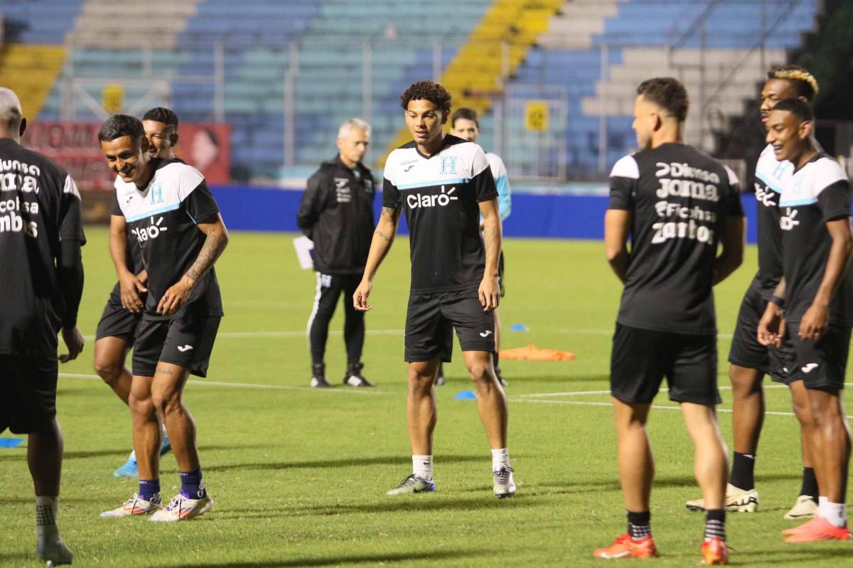 Honduras entrena en Tegucigalpa y viajará sin cuatro legionarios ¿Cuántos millones es la inversión en los vuelos chárter?