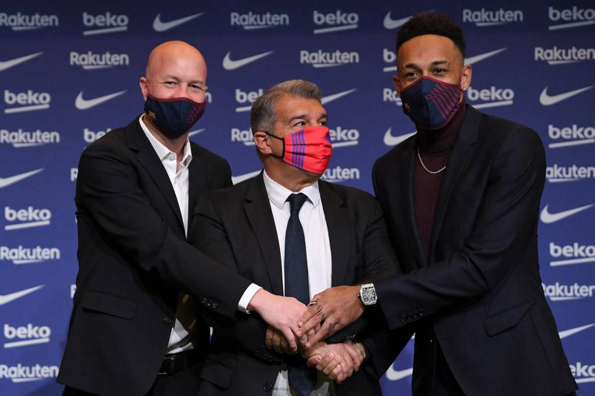 Así fue la presentación de Aubameyang con el Barcelona: se convierte en socio, su dorsal y cómo quiere que lo llamen