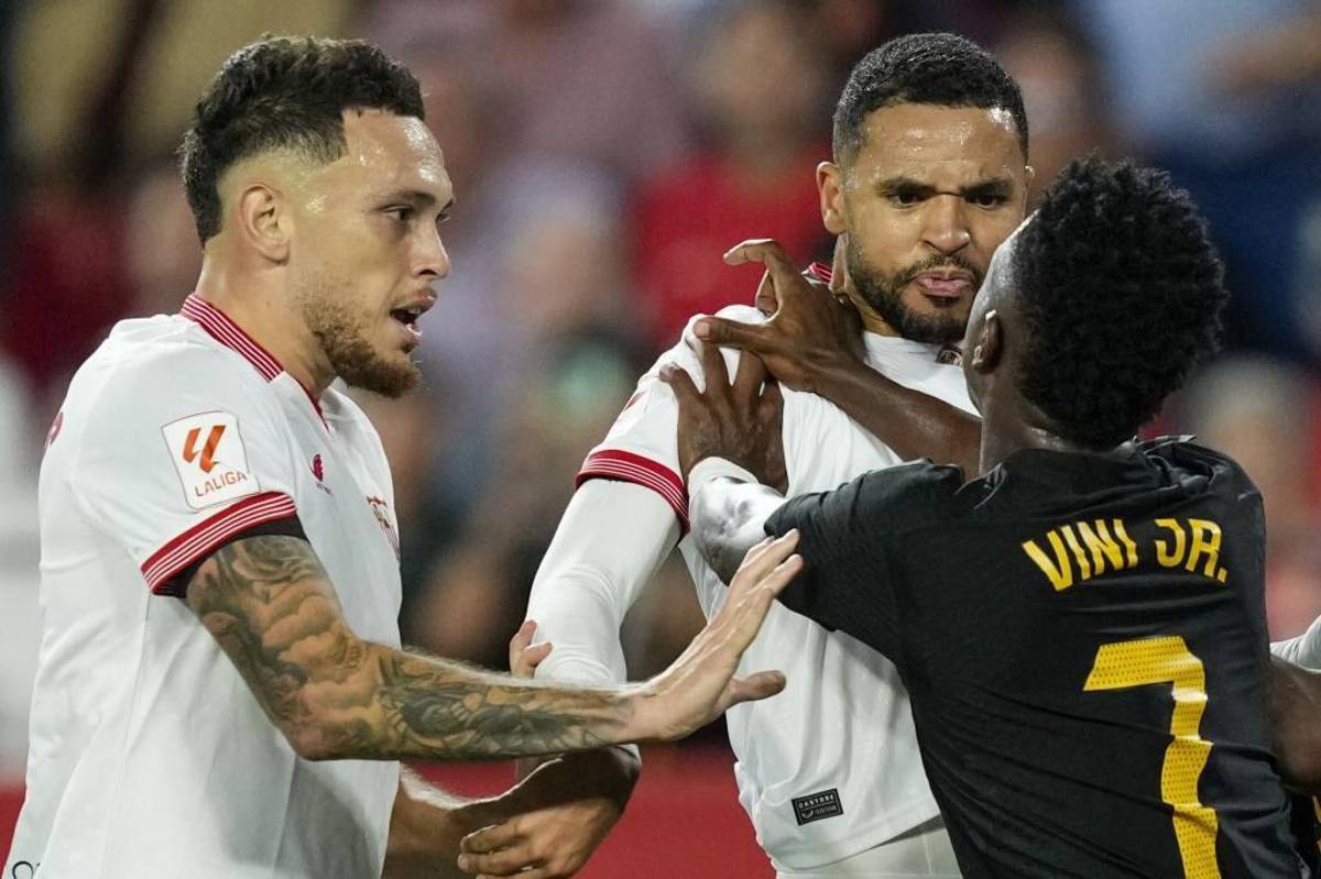 Vinicius explota contra el Sevilla por otro episodio racista y la decisión del club con un aficionado que atacó al brasileño