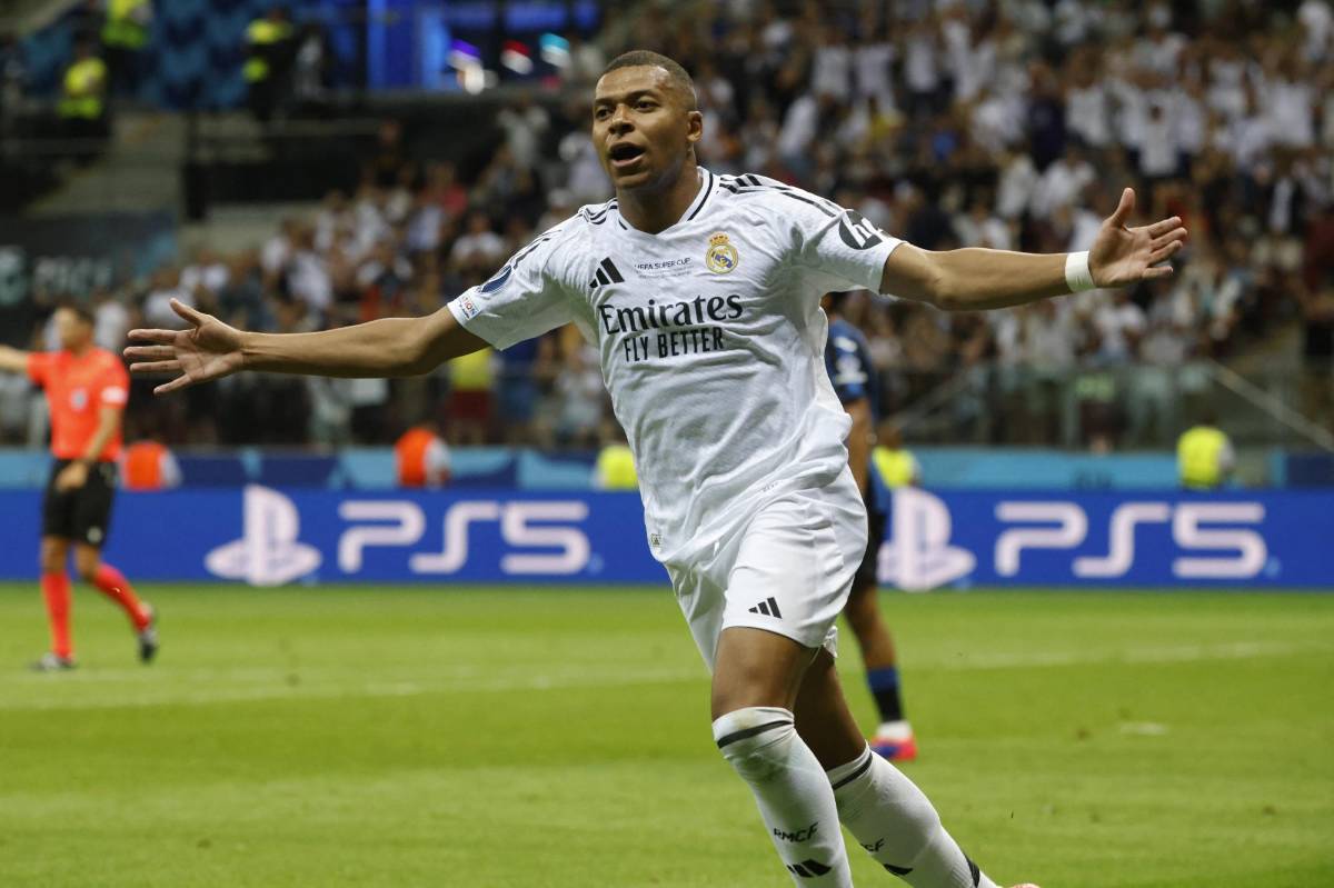 Mbappé es rey de Europa con el Real Madrid: Vinicius imitó su celebración y el emotivo abrazo con Ancelotti y Bellingham
