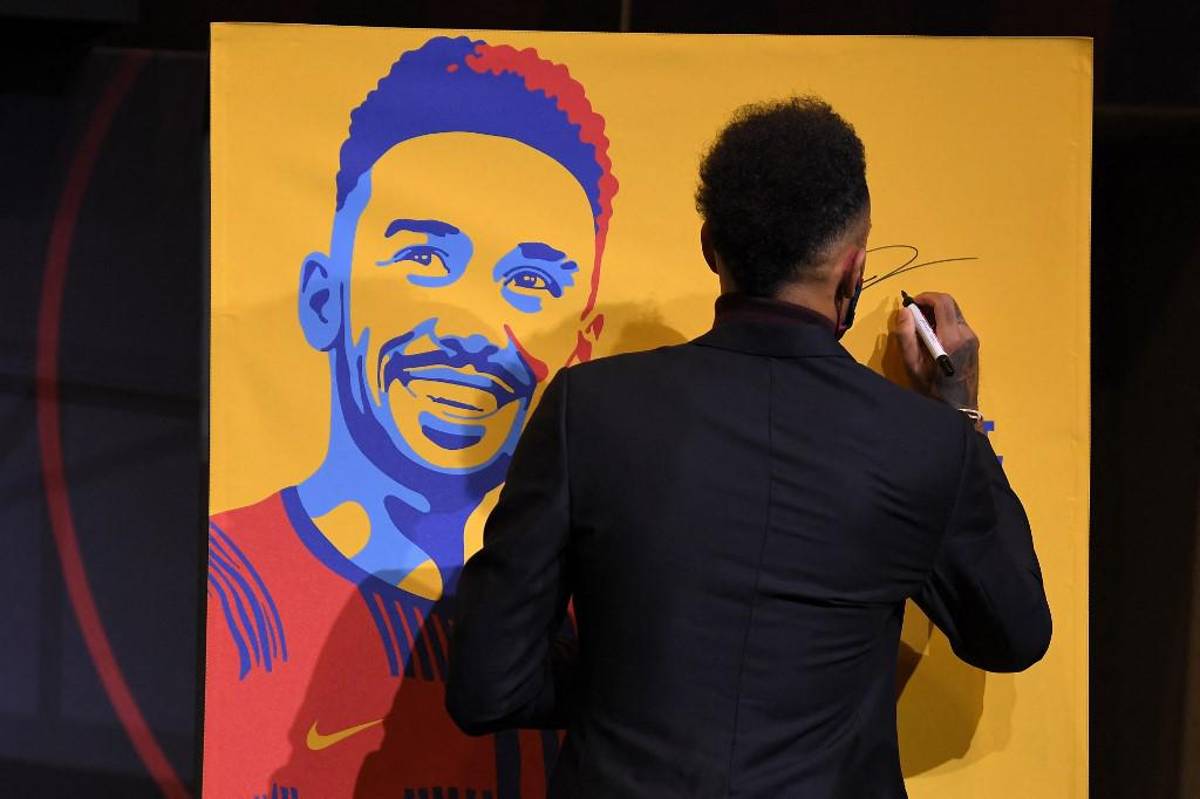Así fue la presentación de Aubameyang con el Barcelona: se convierte en socio, su dorsal y cómo quiere que lo llamen