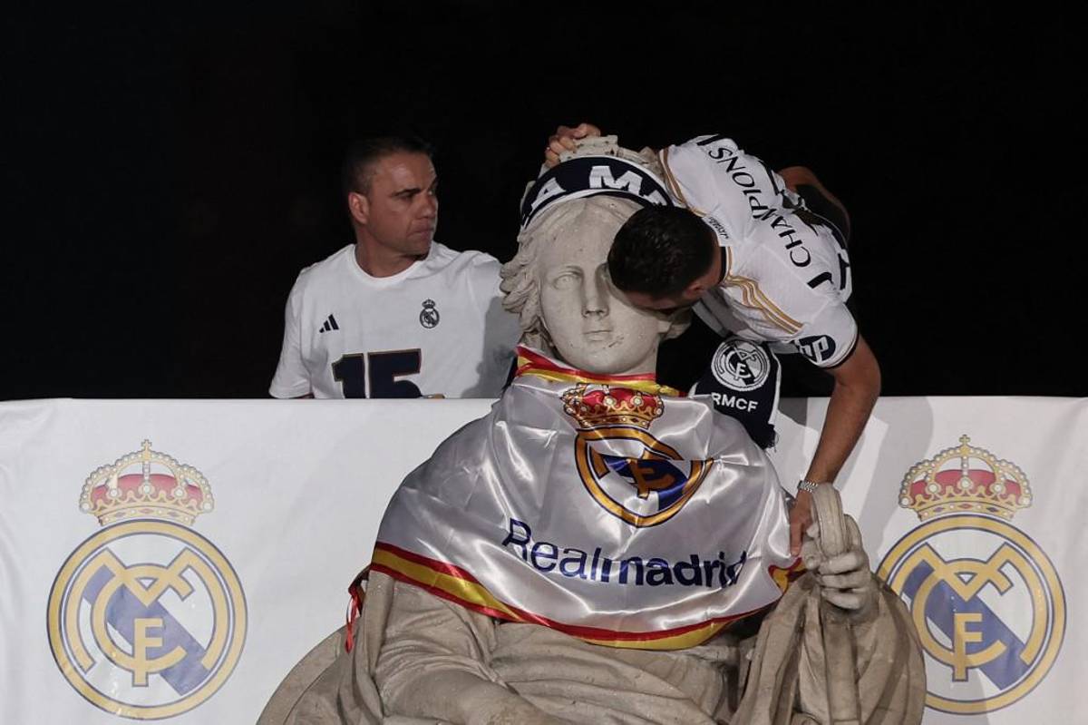Real Madrid montó un fiestón en Cibeles: el puro de Ancelotti, Camavinga lidera los bailes y la despedida de Kroos