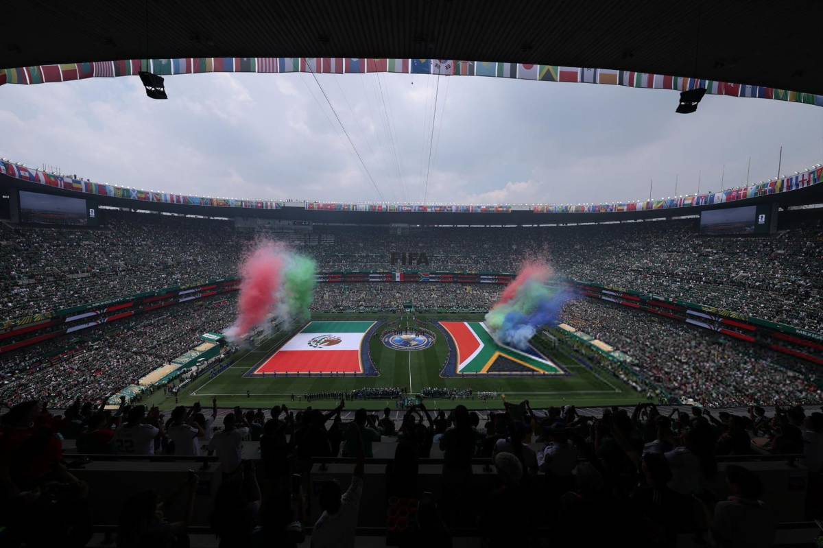 La maldición que por fin rompió México en el Mundial, tres rojas y el 'MVP'