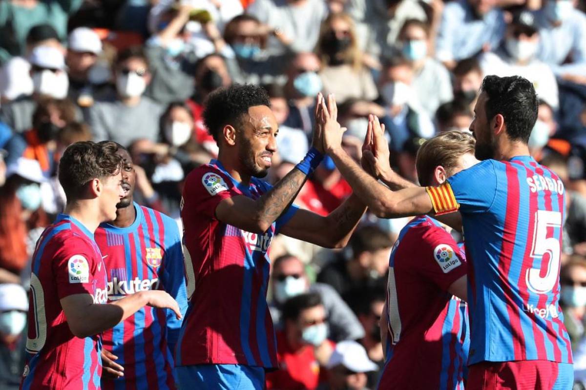 Así fue el doblete de Aubameyang con el Barcelona: control, carrera y trallazo al ángulo contra el Valencia