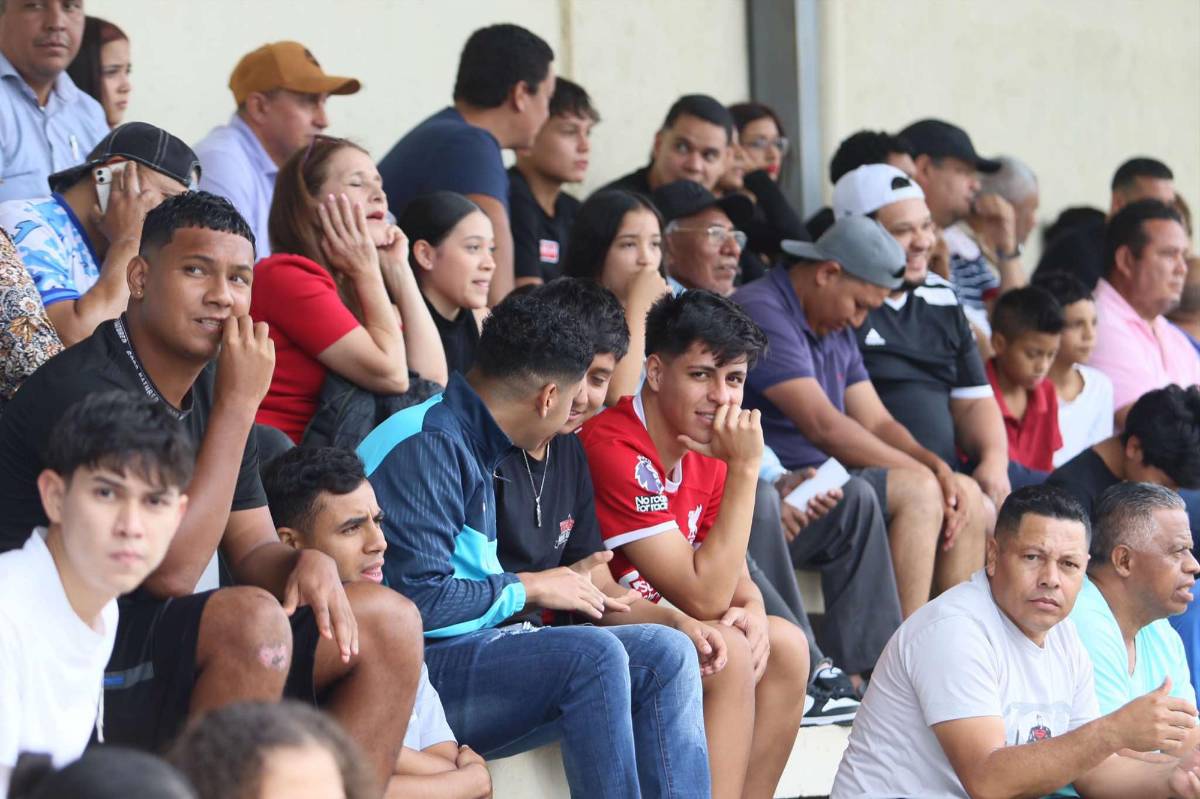 Goles, sorpresas e invitados: así se vivió el primer pulso de la gran final del torneo de reservas entre Motagua y Olimpia