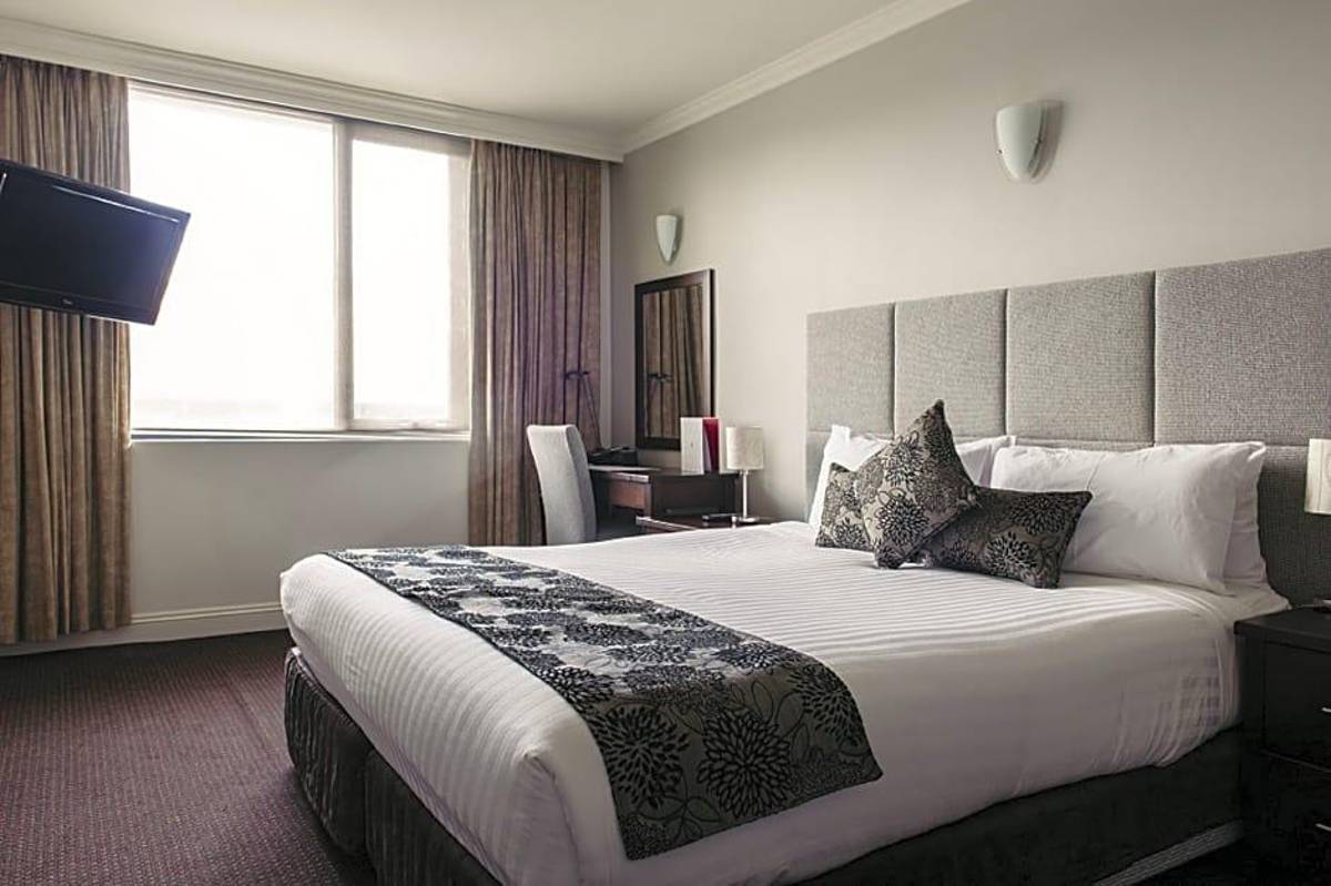 ¿Gusanos en la comida? Así es el ‘‘hotel del terror’’ en el que está aislado el tenista Novak Djokovic en Australia