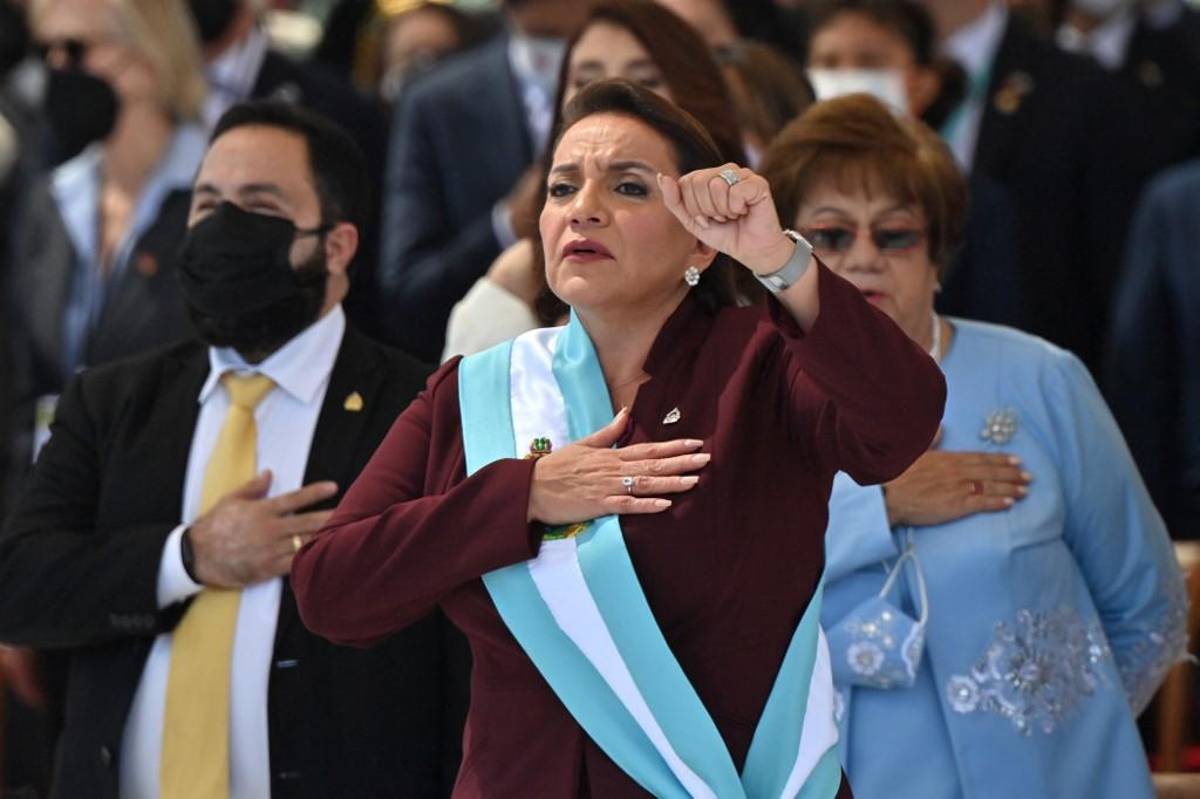 Va con todas sus fuerzas: las promesas de Xiomara Castro tras convertirse en la primera Presidenta de Honduras