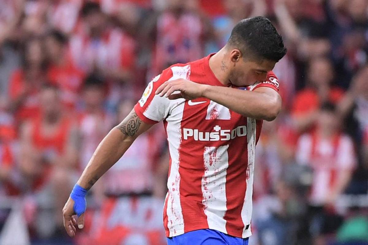 Pasillo y lágrimas en el Atlético: así fue la dura despedida de Luis Suárez y Héctor Herrera en el Wanda Metropolitano