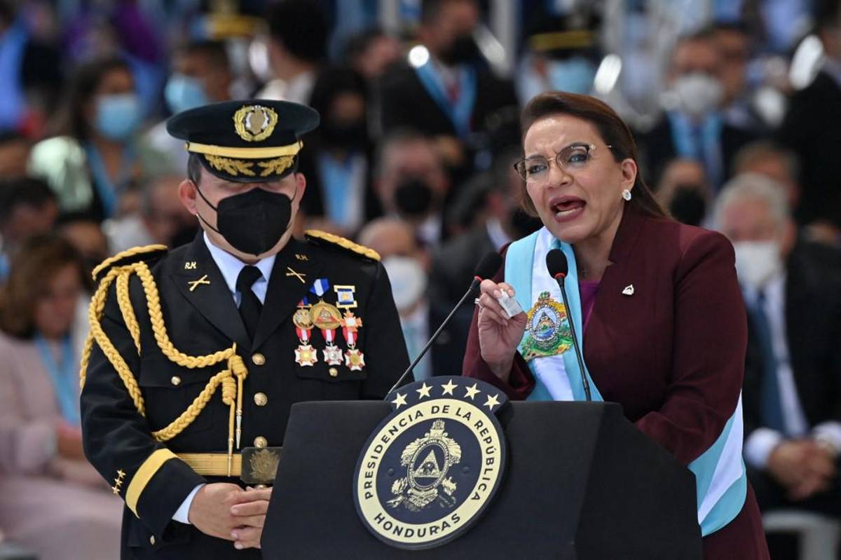 Va con todas sus fuerzas: las promesas de Xiomara Castro tras convertirse en la primera Presidenta de Honduras