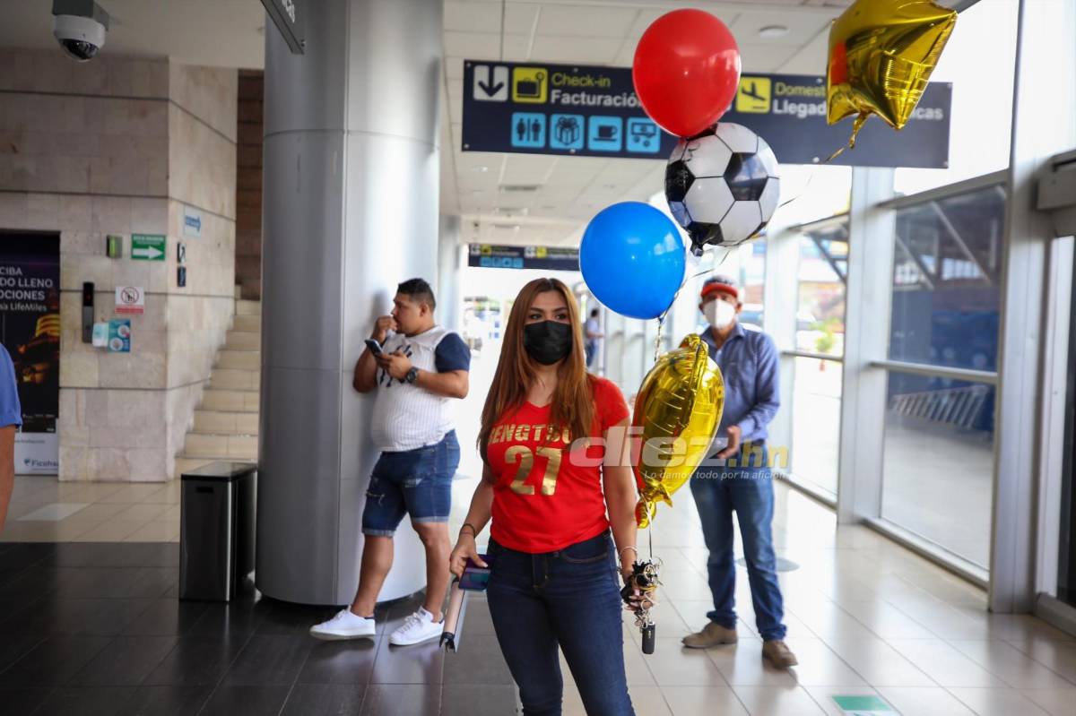 La llegada triunfal del campeón Olimpia a Honduras: La locura del ‘Patón’, el recibimiento a Bengtson y ¿quién bajó la copa?