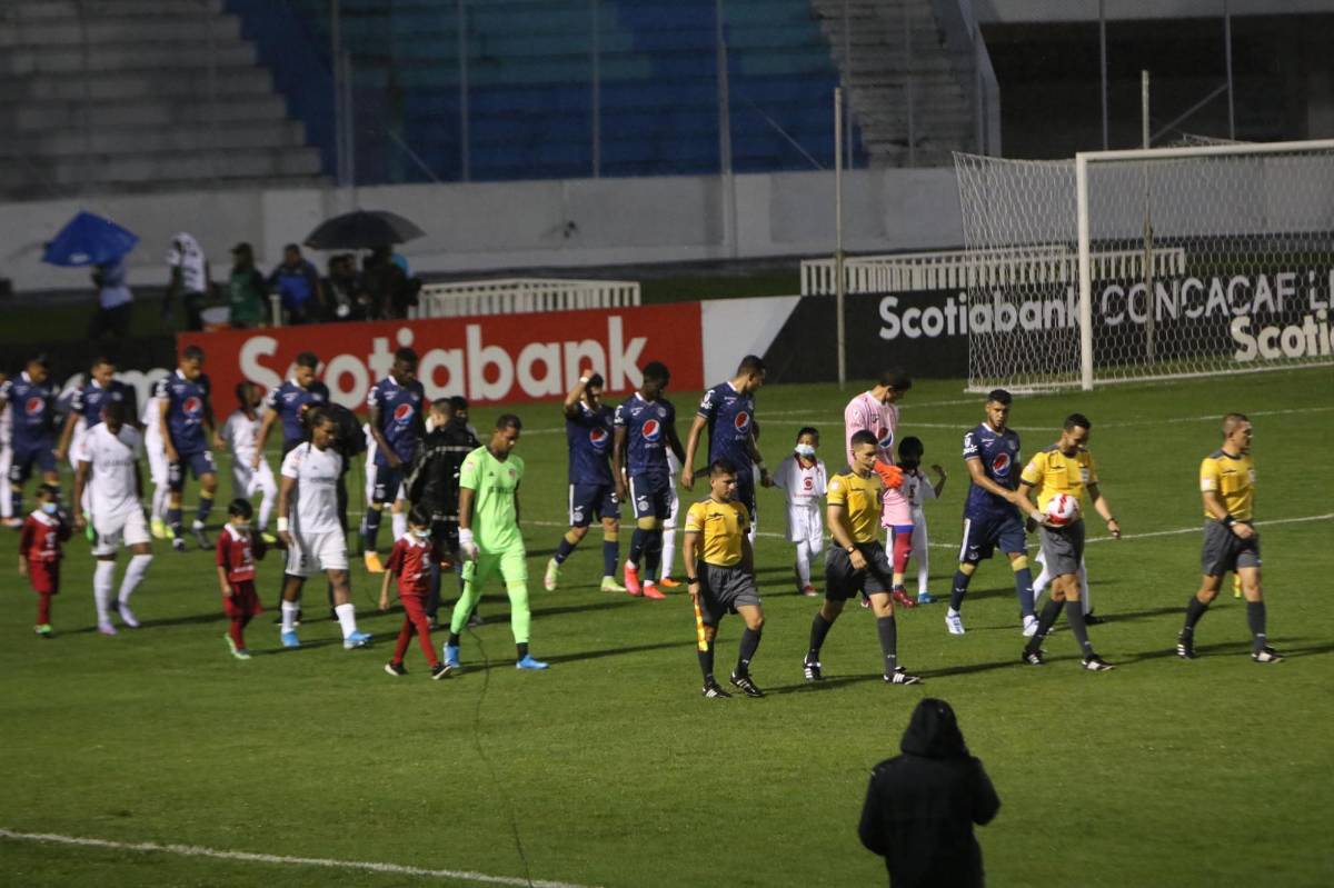 Cibao FC y su público trajeron salsa, bachata y merengue, pero en la cancha Motagua bailó sus goles al ritmo punta