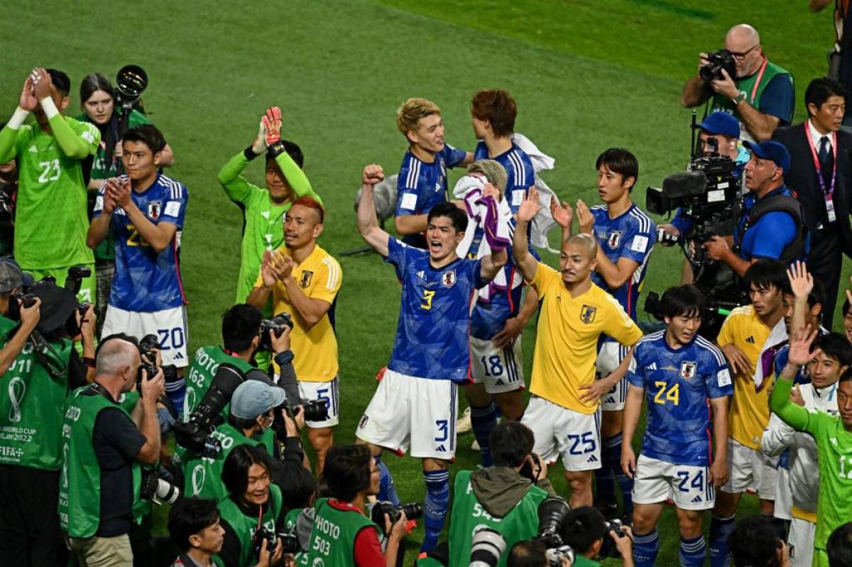 La algarabía de Japón tras bajarse a España en el Mundial; Alemania y Costa Rica quedaron golpeadas por la eliminación