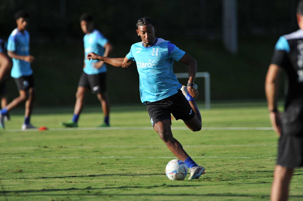 FOTOS: Rueda se olvida de Quioto y pone a trabajar a los legionarios de Honduras; ‘invitados’ en el entreno