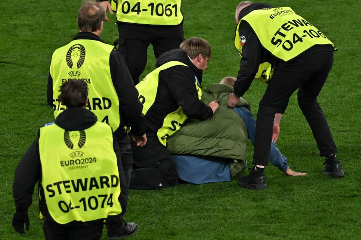 Invasión en la Eurocopa 2024, las preciosas aficionadas y el ‘9’ de Hungría se hizo viral por su físico