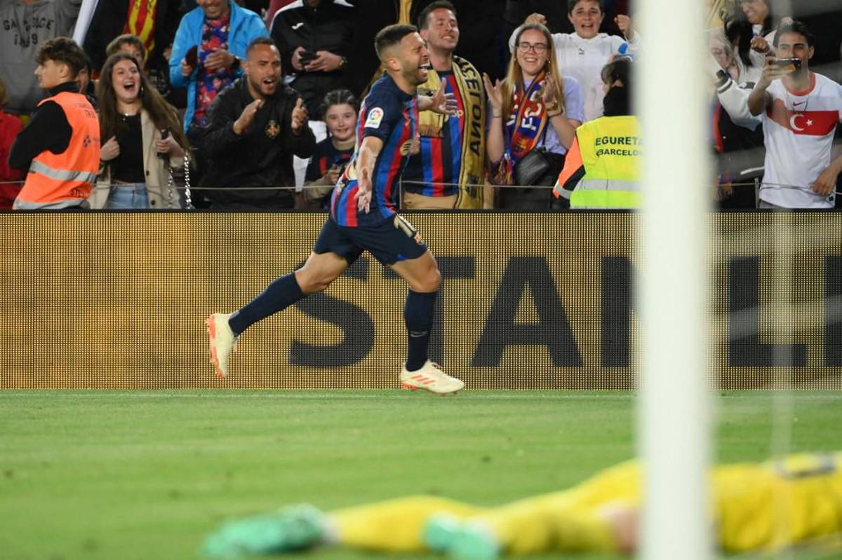 ¡Triunfo de campeón! Jordi Alba, en los últimos minutos, dio la victoria a Barcelona sobre Osasuna