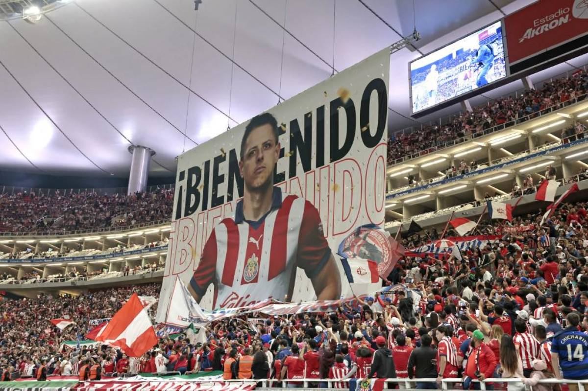 Chicharito Hernández vuelve como leyenda a Chivas: la brutal presentación y los mensajes de Ferguson y Ancelotti