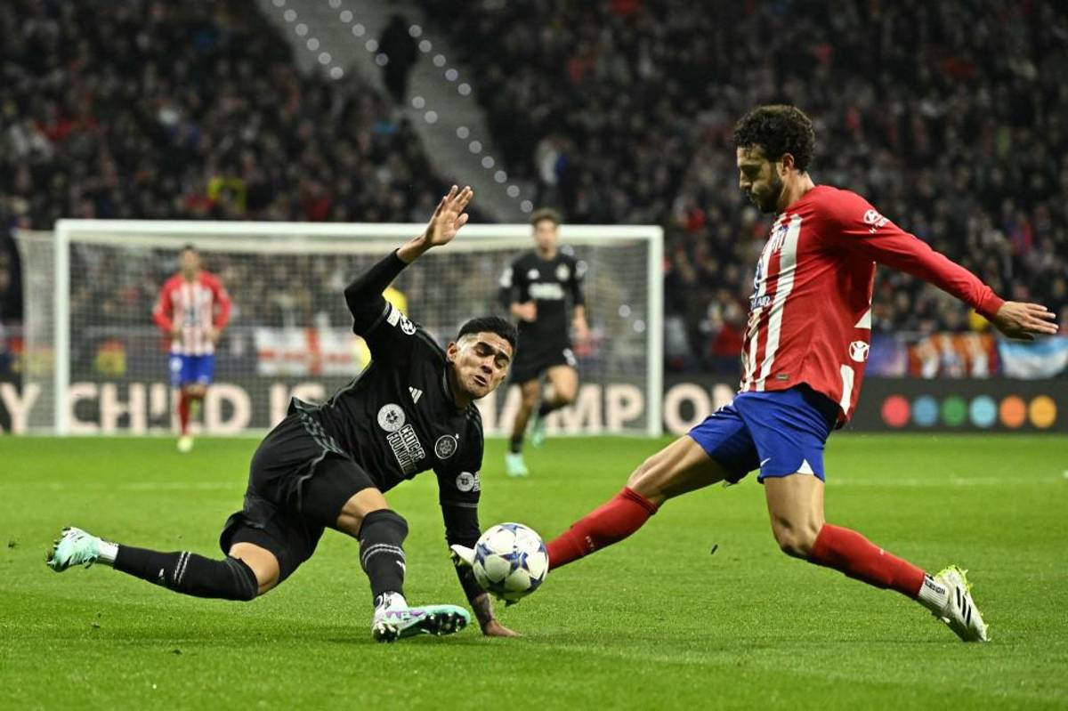 FOTOS: La tristeza de Luis Palma, Honduras presente y la petición de aficionado en el Atlético - Celtic
