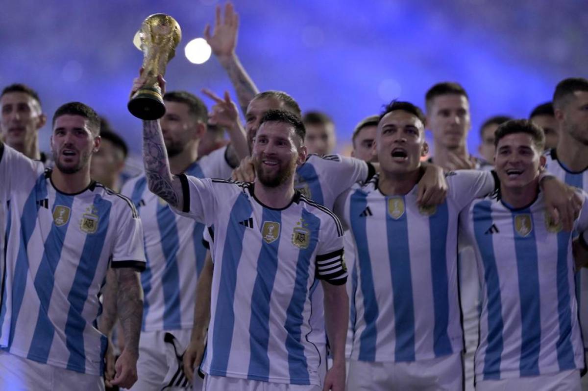 ¿Quién es la mujer? Messi muestra el tatuaje que lleva en su espalda y el portero de Curazao revela qué le dijo el argentino tras el partido