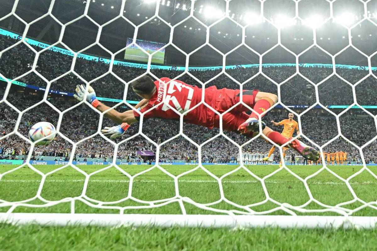 FOTOS: el desafiante festejo de Messi tras su récord, Antonella la goza en el palco, tremendo zafarrancho y Argentina explota