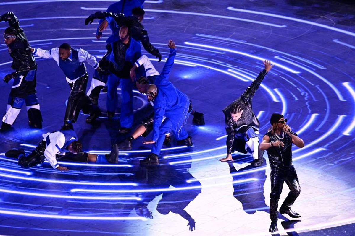 FOTOS: Usher y su espectacular ‘half-time show’ en el Super Bowl; los invitados estrellas y el regalo especial