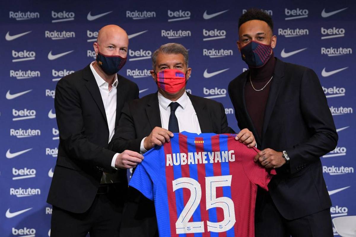 Así fue la presentación de Aubameyang con el Barcelona: se convierte en socio, su dorsal y cómo quiere que lo llamen